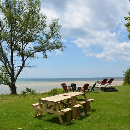 Birds Point Cottage On A Cliff Facing Lake Erie. Wheatley Exterior photo