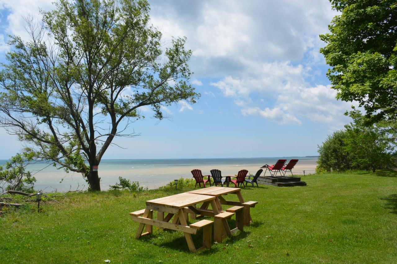 Birds Point Cottage On A Cliff Facing Lake Erie. Wheatley Exterior photo