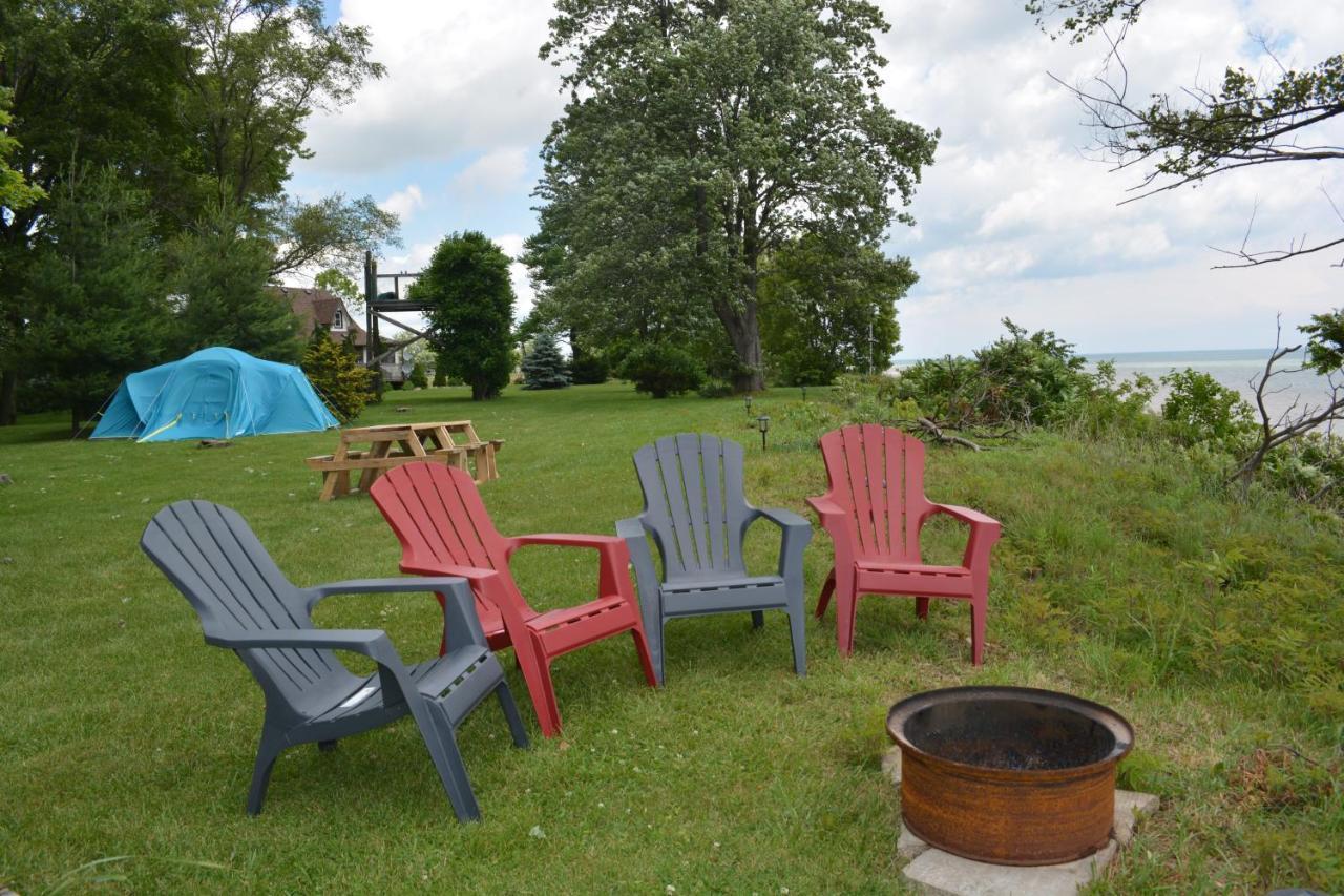 Birds Point Cottage On A Cliff Facing Lake Erie. Wheatley Exterior photo